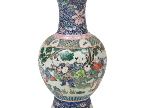 Yajutang Chinese porcelain vase