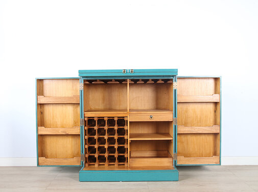 Yajutang Minibar wine cabinet open is a bar