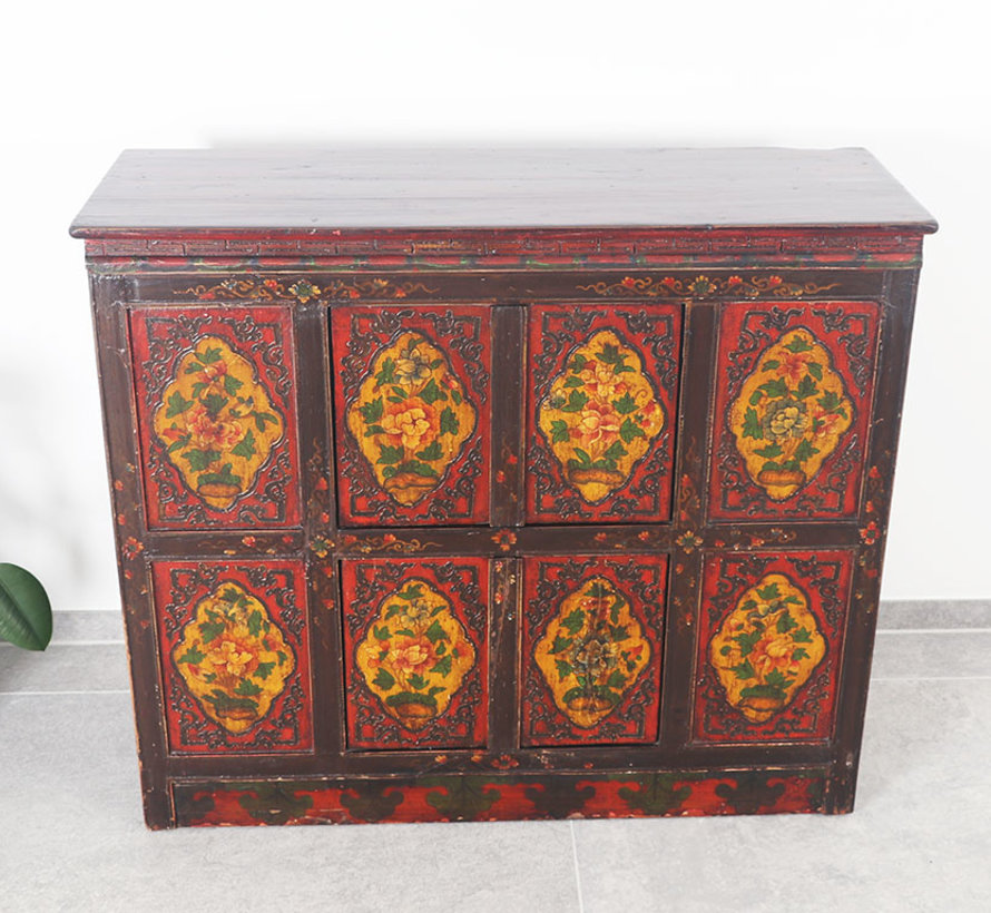 Tibetan chest of drawers with beautiful hand-painted figuren motif