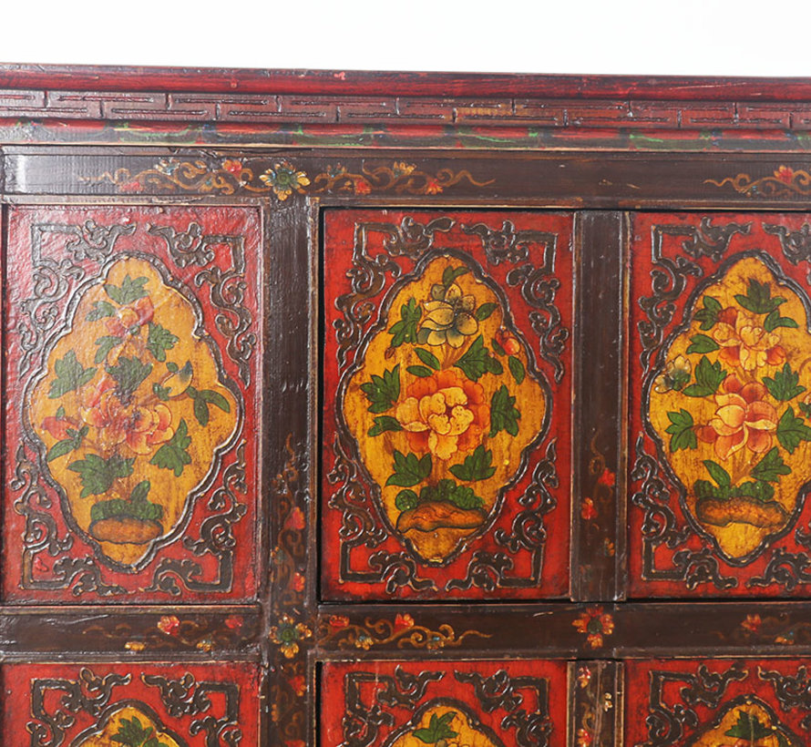 Tibetan chest of drawers with beautiful hand-painted figuren motif