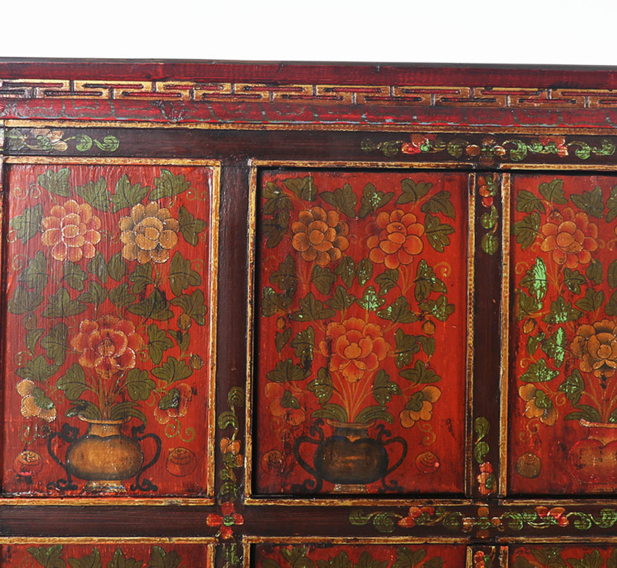 Tibetan chest of drawers with beautiful hand-painted figuren motif
