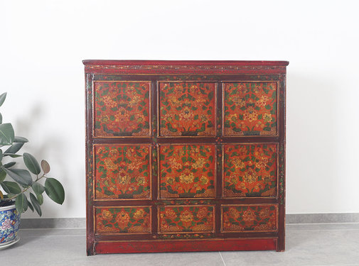 Yajutang Tibetan chest of drawers floral motif
