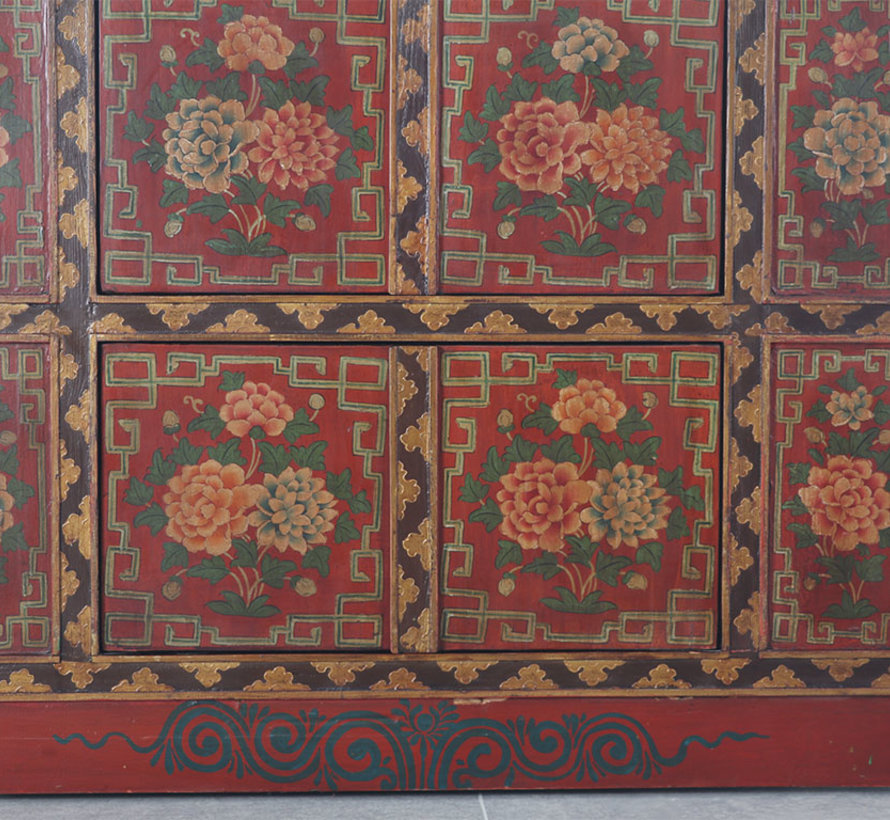 Tibetan chest of drawers with  beautiful hand-painted figure