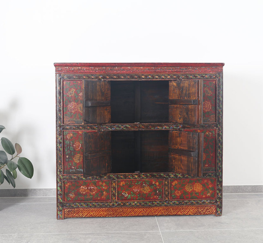 Tibetan chest of drawers with  beautiful hand-painted figure