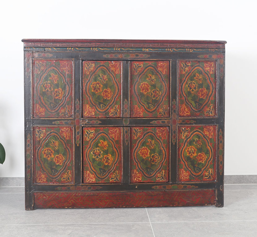 Tibetan chest of drawers with  beautiful hand-painted figure