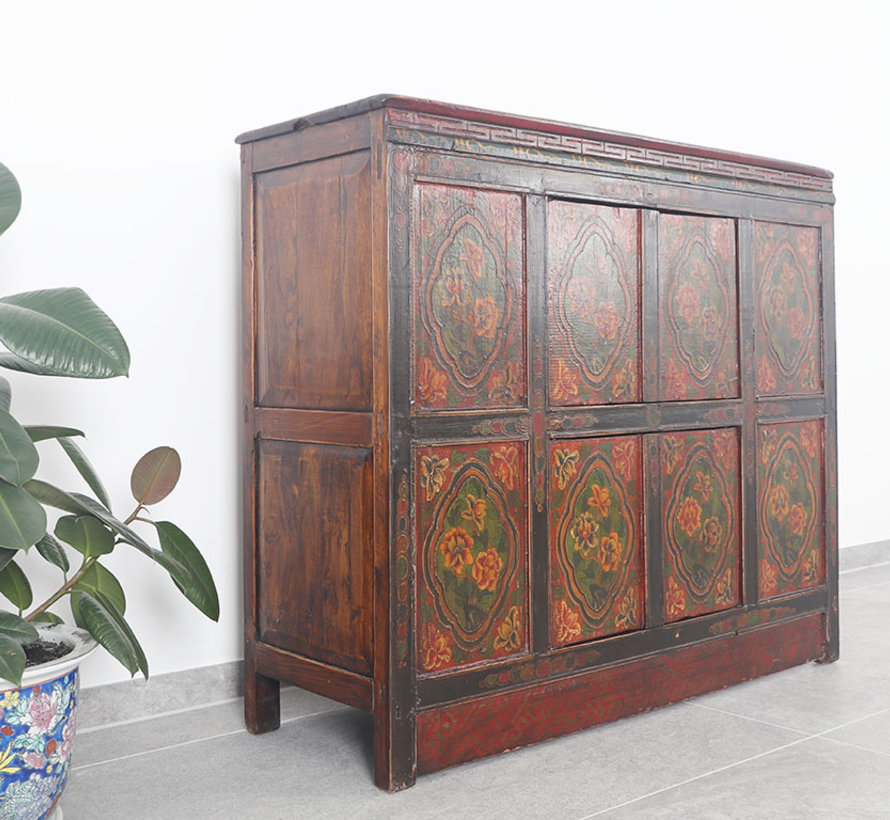 Tibetan chest of drawers with  beautiful hand-painted figure