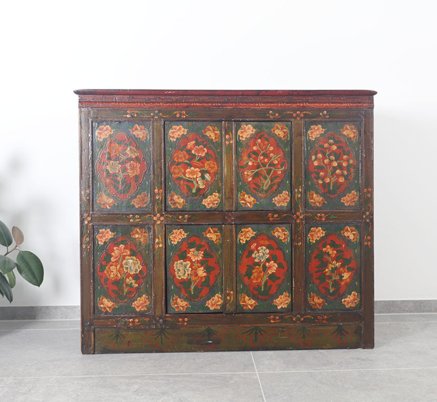 Tibetan chest of drawers with  beautiful hand-painted figure