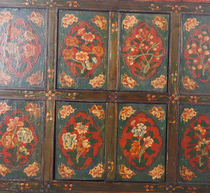 Tibetan chest of drawers with  beautiful hand-painted figure