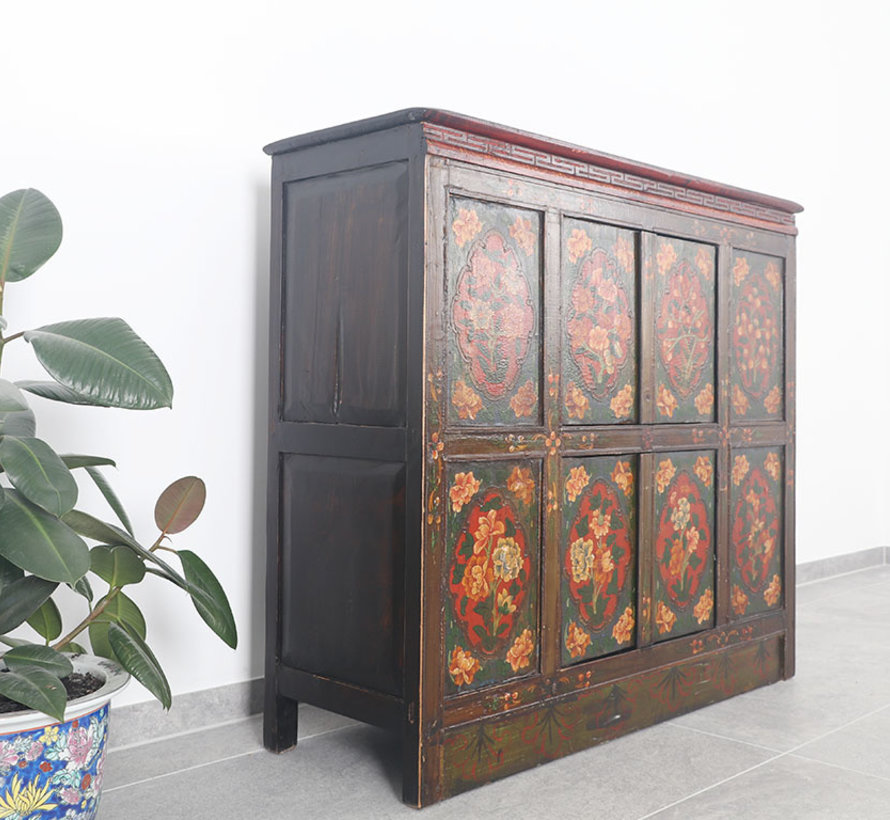 Tibetan chest of drawers with  beautiful hand-painted figure