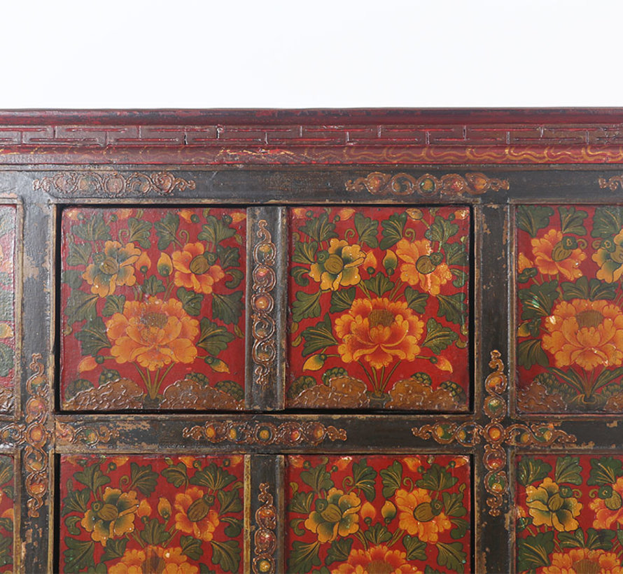 Tibetan chest of drawers with  beautiful hand-painted figure