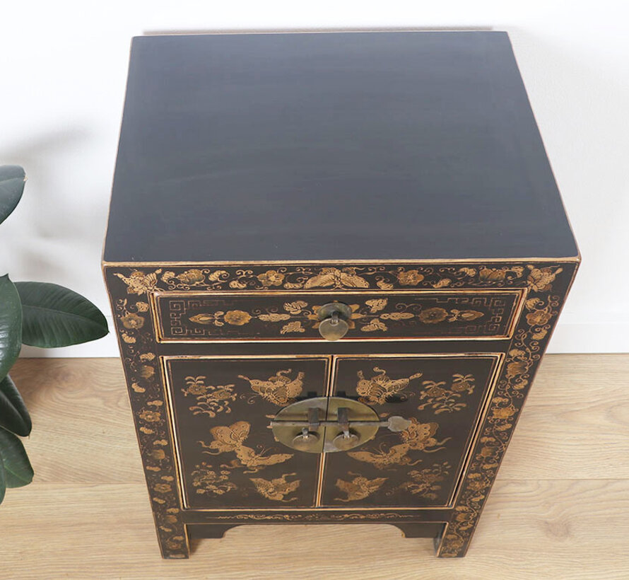 Chinese chest of drawers with hand-painted