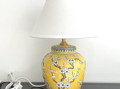 Yajutang Porcelain vase lamp  plum blossom