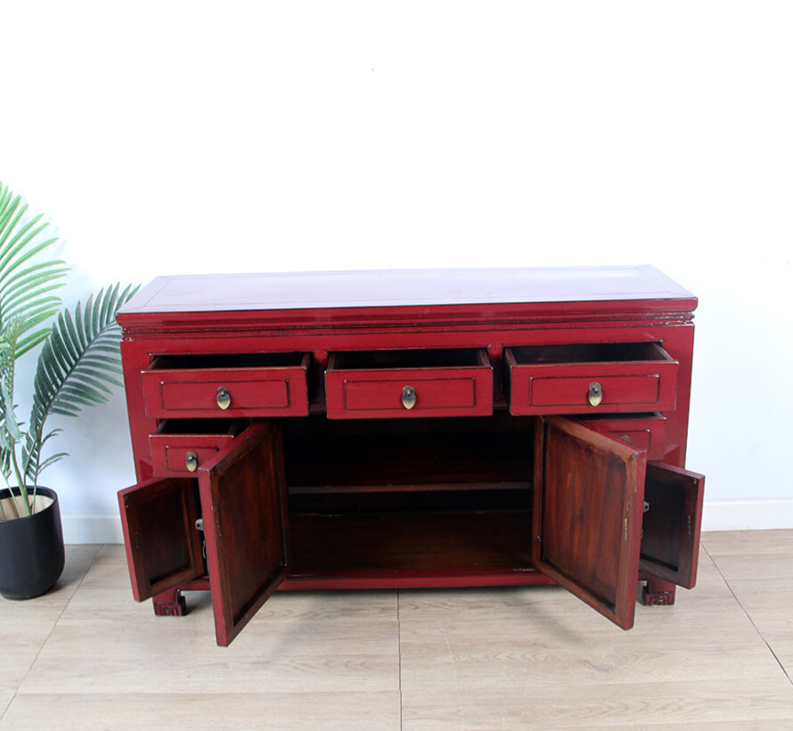 Antik asiatisches Sideboard ein voller Charakter in purpurrot