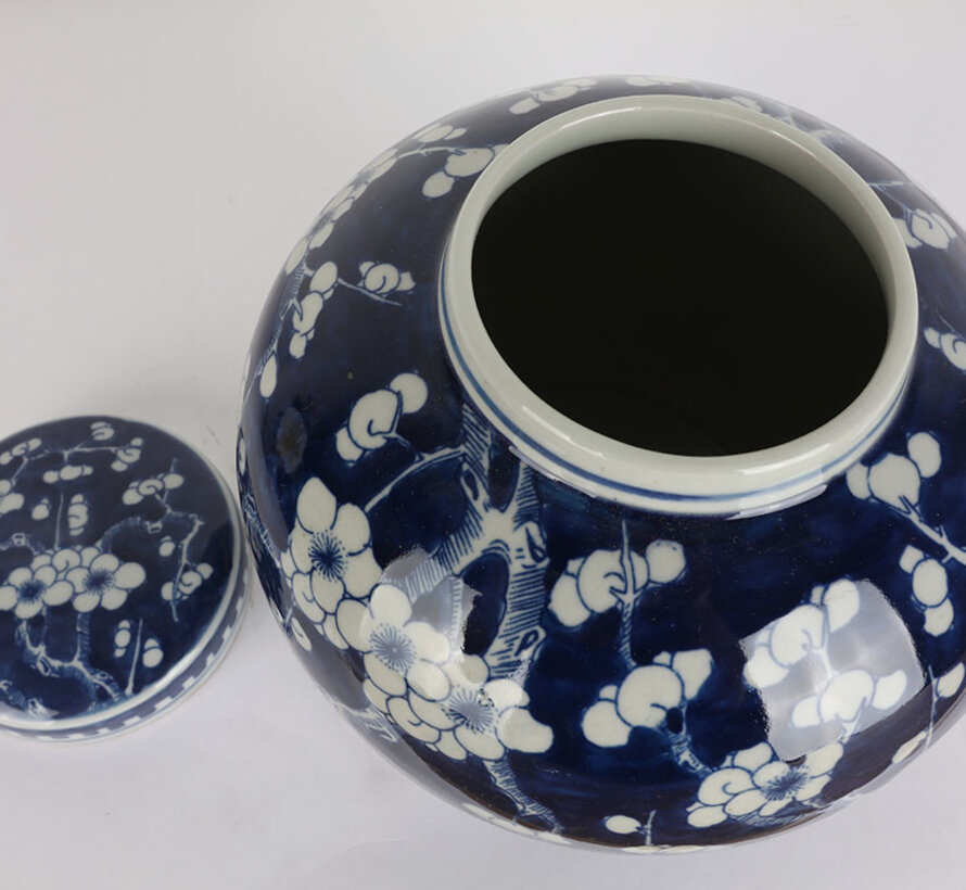 Chinese porcelain lidded vase 20 cm high Ø 18
