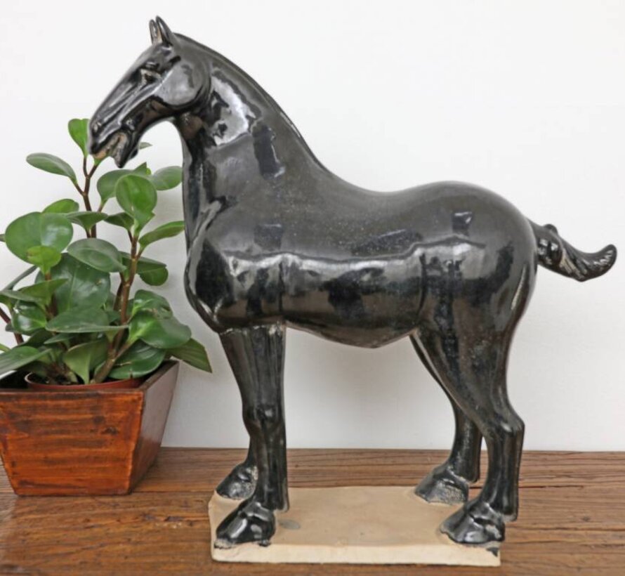 Tang Pferd aus Terrakotta  Feng Shui Deko schwarz glasiert 42 cm
