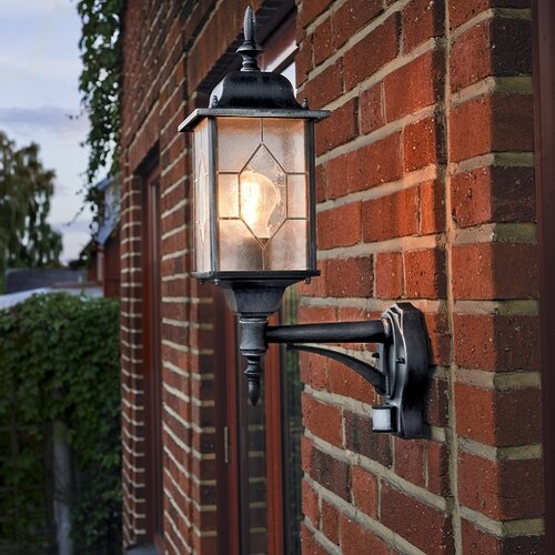 Klassieke staande buitenlamp Milano met bewegingsmelder zwart
