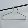 BelaLuz Moderne Kledinghangers Polo Silky taupe staal