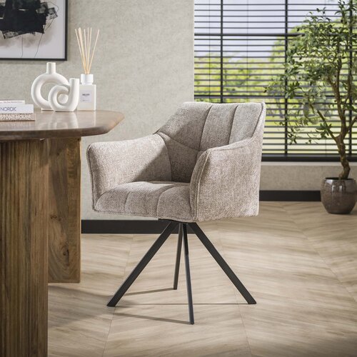 Moderne Scandinavische eetkamerstoel Turn Rich zandkleur