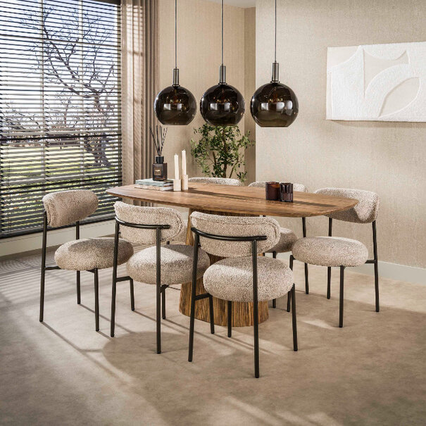 BelaLuz Moderne eetkamerstoel Tissee zandkleurig bouclé brons onderstel