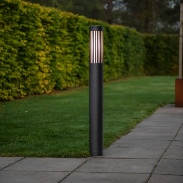 Konstsmide Industriële staande buitenlamp Pistoia 1-lichts zwart 95 cm