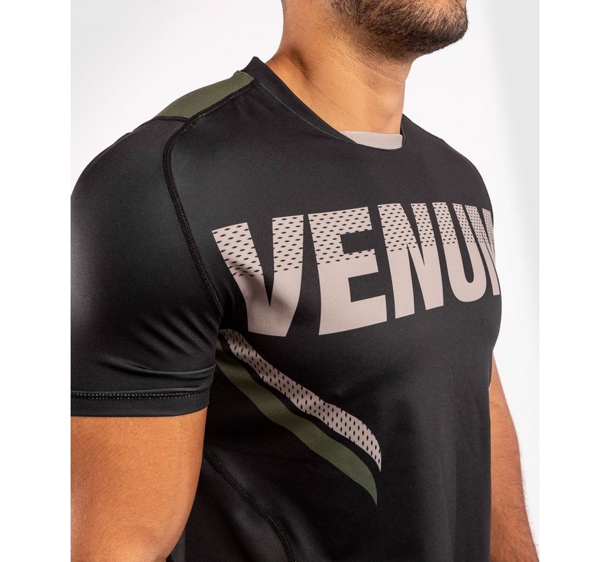 ONE FC2 Dry Tech Shirt - zwart/ Khaki