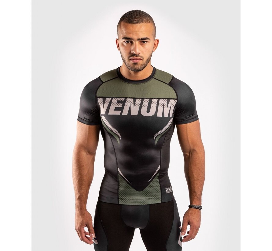 ONE FC2 Rashguard  zwart / Khaki - Maat XL - OP=OP