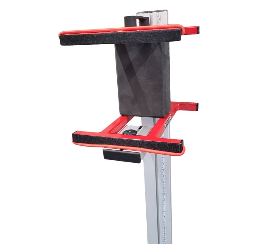 Breekplanken houder voor breektechnieken in hoogte verstelbaar