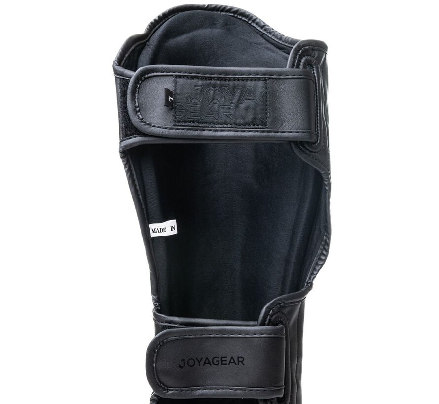 Joya STRIKE Scheenbeschermers -Zwart