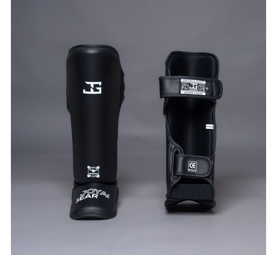 Joya STRIKE Scheenbeschermers -Zwart