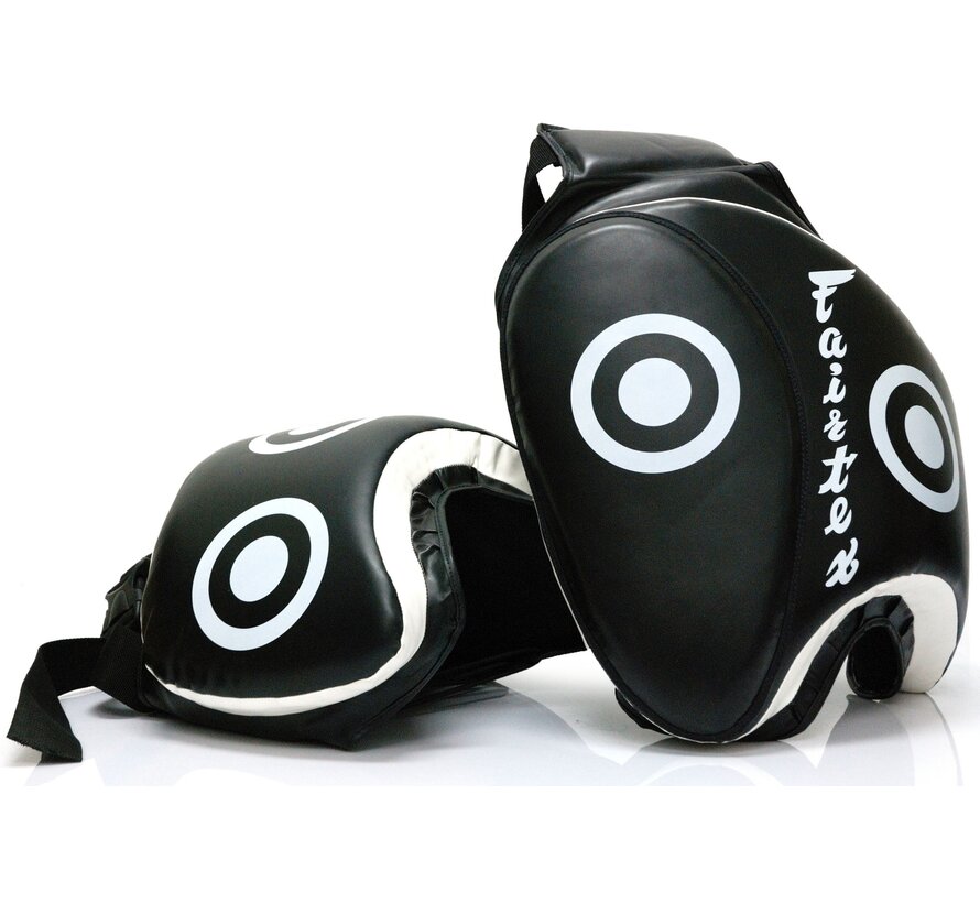 FAIRTEX Dijbeenbeschermers. Zwart, paar