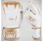 Wit/gouden Venum Giant 3.0 bokshandschoenen