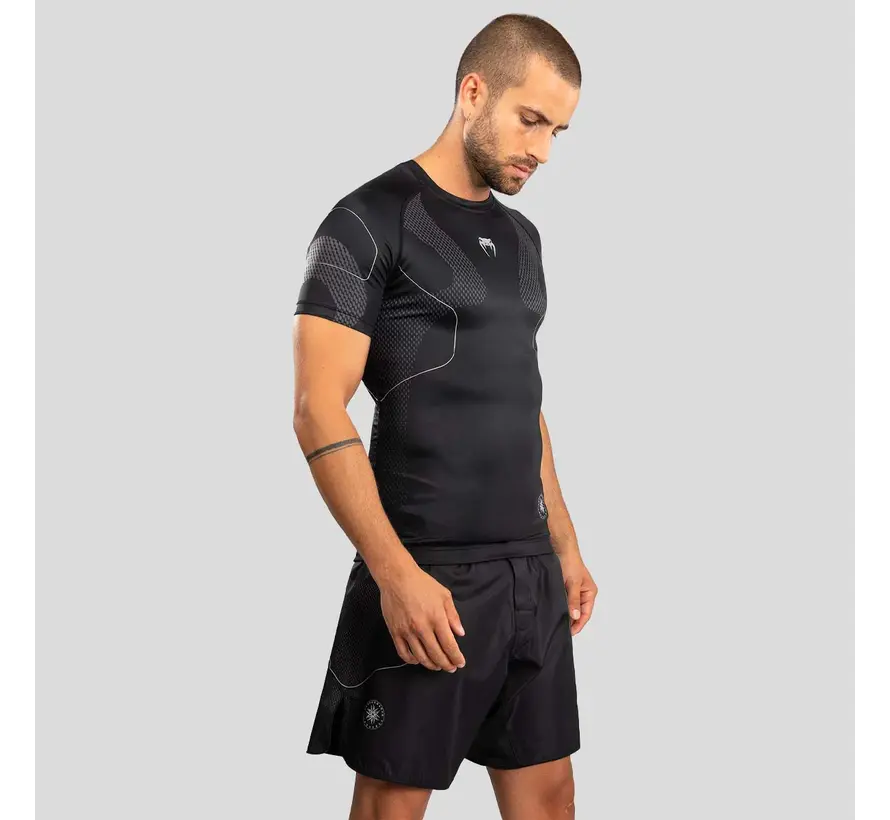 Venum Nexus rashguard met korte mouwen, zwart/zilver