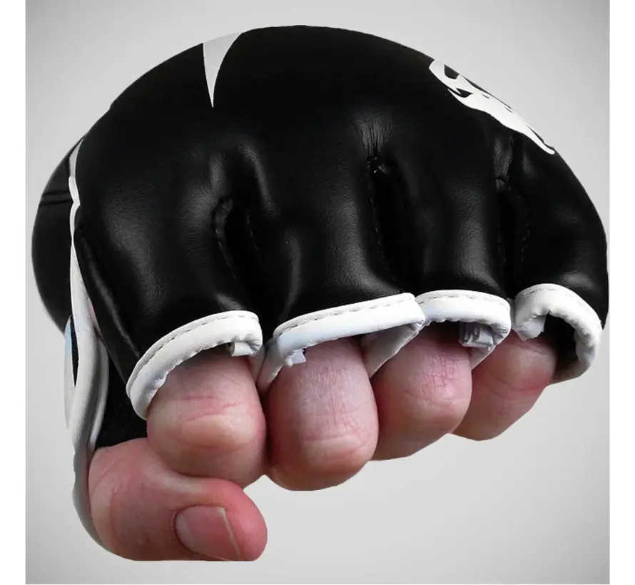 Zwart/witte Venum Challenger MMA-vechthandschoenen