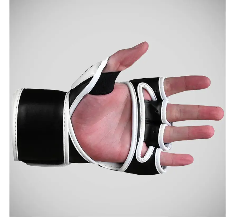 Zwart/witte Venum Challenger MMA-vechthandschoenen