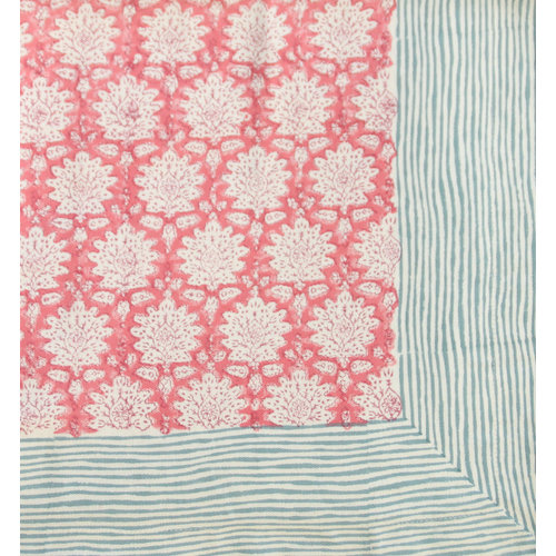 Rozablue Tafellaken 180x270 Breezy cherry Rozablue Tafellaken 180x270 Breezy cherry