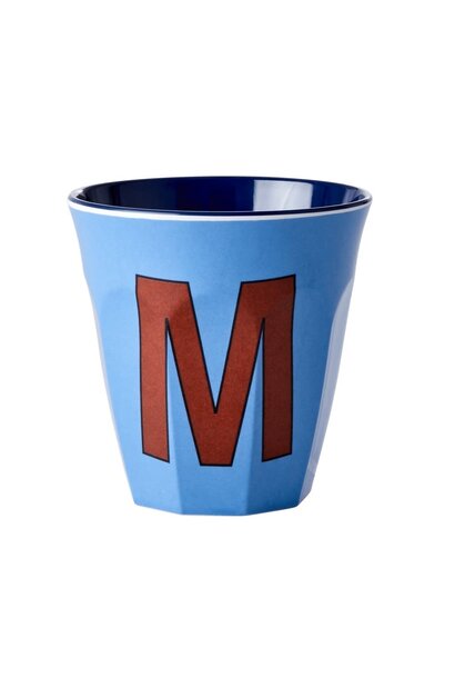 Melamine beker letter M new dusty blue