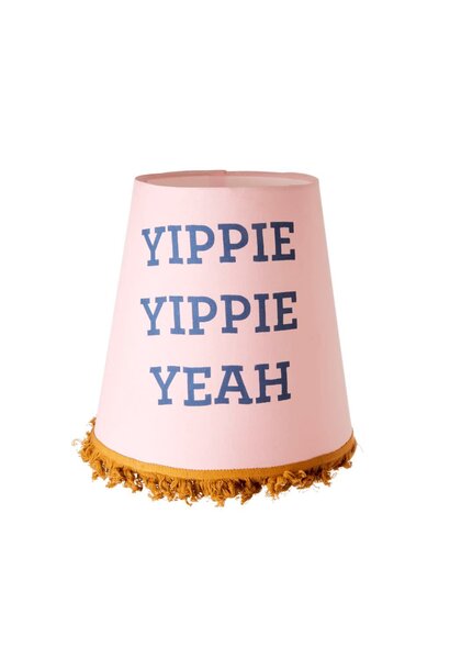 Lampenkap large Pink tekst YIPPIE YIPPIE YEAH dia 18cm