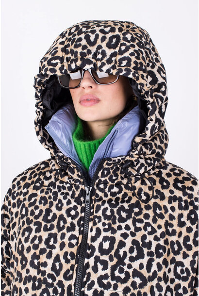 Over jas leopard