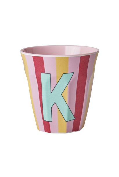 Melamine beker letter K Stripes multicolor pink medium