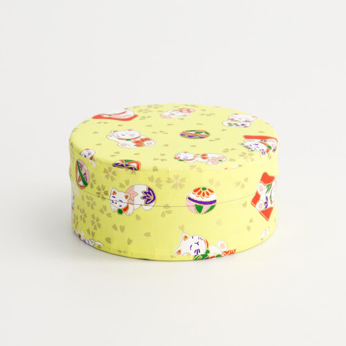 Tokyo Design Studio Matcha poeder thee in blik Lucky cat yellow - 7.5x3.3cm 30gram