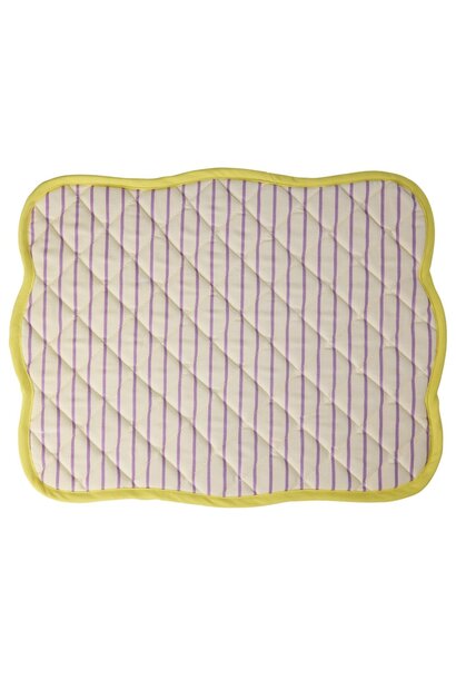 Placemat quilted Stripes purple - scallop edge in yellow