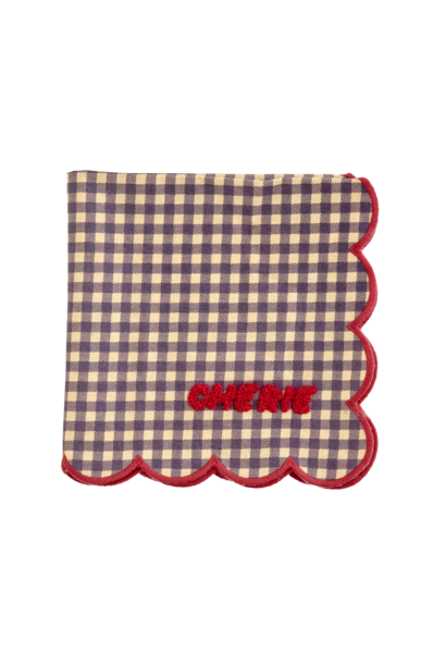 Servet katoen Checks - scallop egde  and fluffy embroidery in soft raspberry