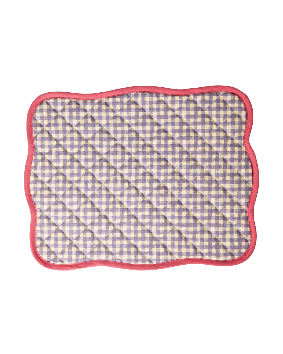 Placemat quilted Checks - scallop egde in soft raspberry-1