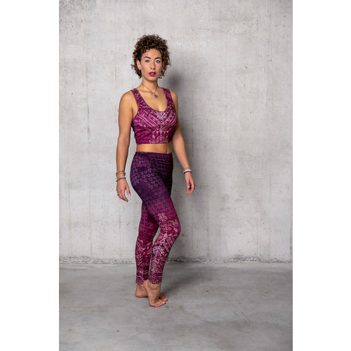 The Spirit of Om- Yoga Kleding van Biologisch Katoen Bra Buddhi Aubergine The Spirit of Om- Yoga Kleding van Biologisch Katoen Bra Buddhi Aubergine