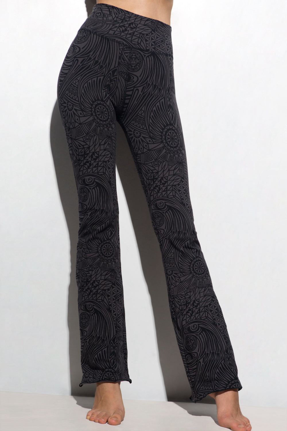 Flare Leggings High Waisted Paisley Black & White NWT sz XL 🖤🤍 SOFT