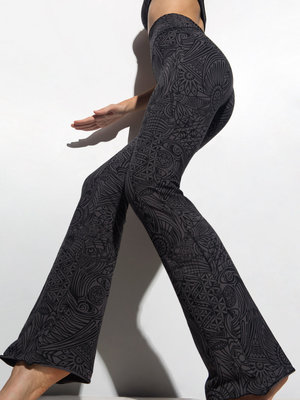 Funky Simplicity - Duurzame Yoga Kleding Hoge Taille Flare Legging Grijs/Zwart Tribal