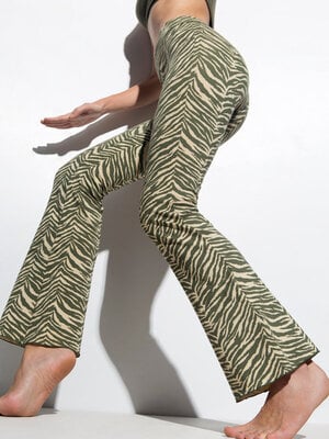 Funky Simplicity - Duurzame Yoga Kleding Flare Legging Cream Olive Green  Zebra