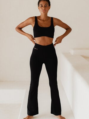 Studio K Yogawear- Yoga en Lounge Kleding Lola Bamboo Flare Legging Black