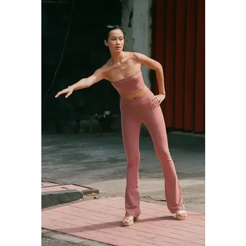 Studio K Yogawear- Yoga en Lounge Kleding Lola Bamboo Flare Legging Dusty Rose Studio K Yogawear- Yoga en Lounge Kleding Lola Bamboo Flare Legging Dusty Rose