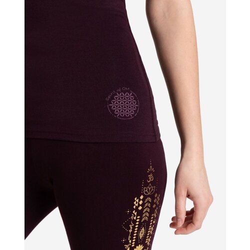 The Spirit of Om- Yoga Kleding van Biologisch Katoen Yoga Top Satti Aubergine